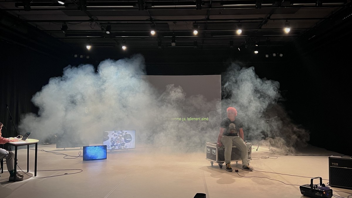 8936 chansons, performance at Boom'Structur, CDCN Clermont-Ferrand, photo by Lilith Bodineau