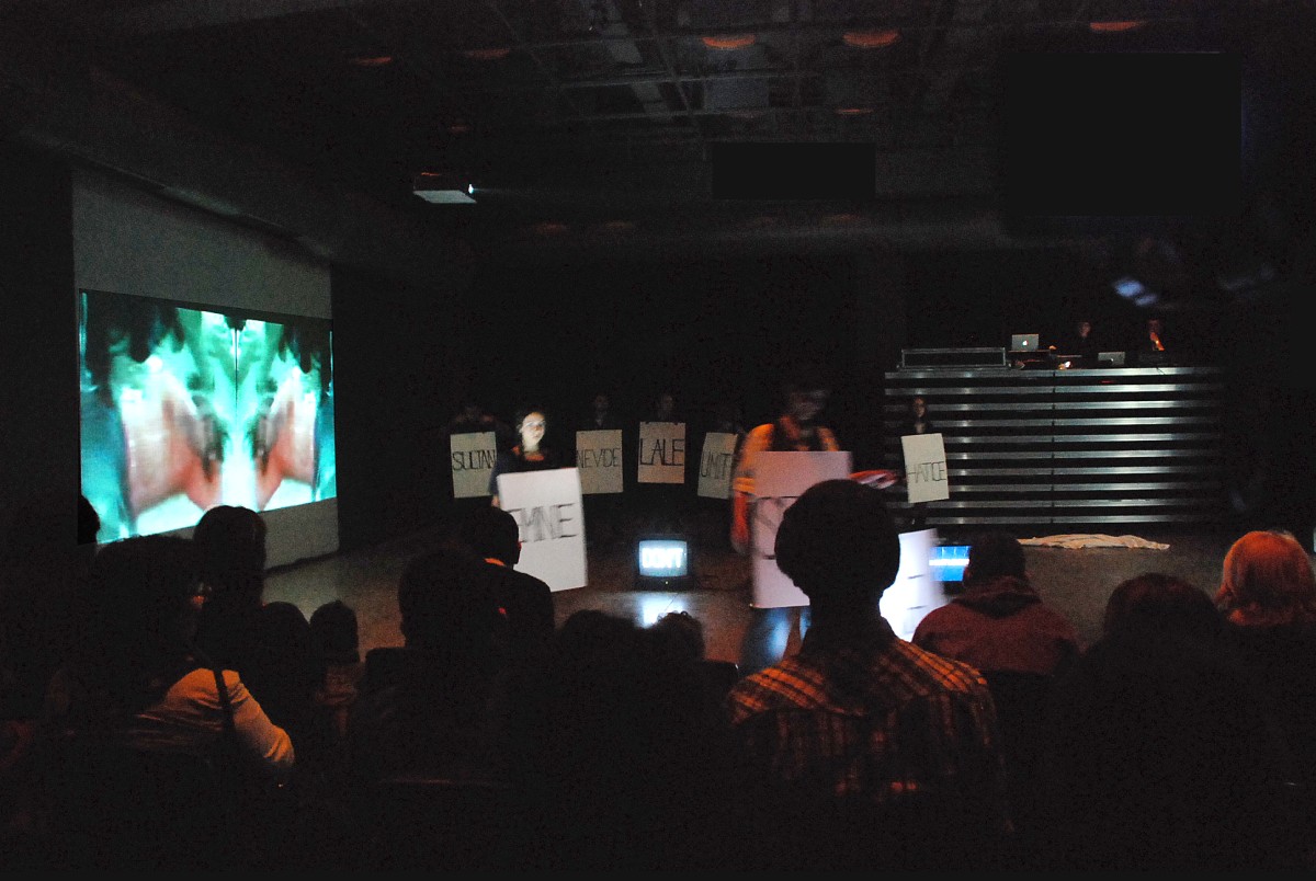 Sans Titre (Isimsiz, Untitled) Video Performance by Nil Yalter and Melis Tezkan, Temps d'Images, garajistanbul, 2009, photo 3 by Eran Hakim