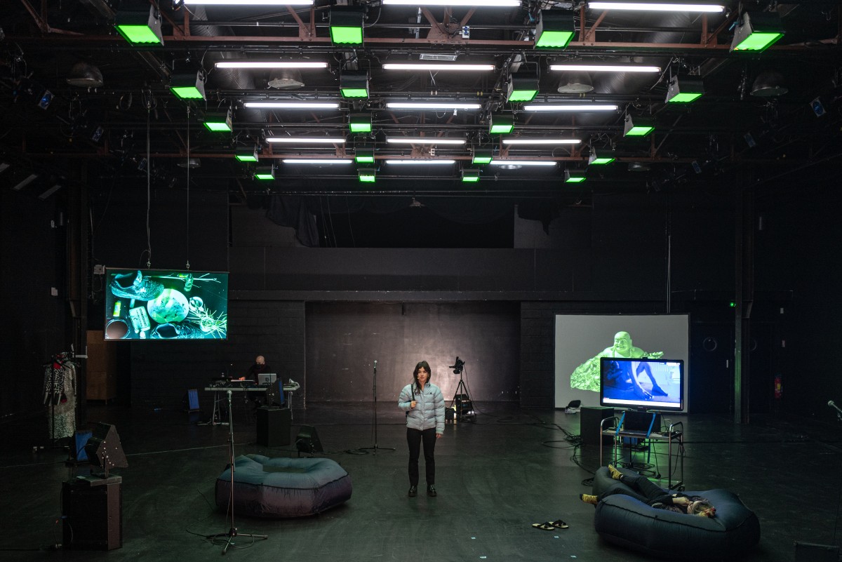 West is the best by biriken (Melis Tezkan and Okan Urun), studio opening at Comedie de Reims, France, photo by Nicolas Marie 2